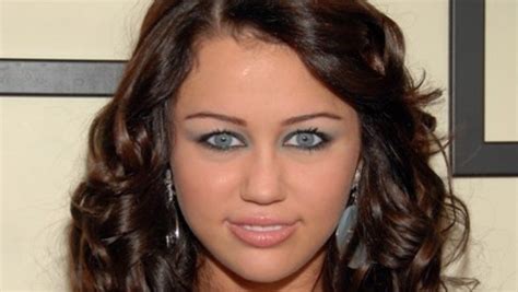 miley cyrus blue eyes|miley cyrus meme face.